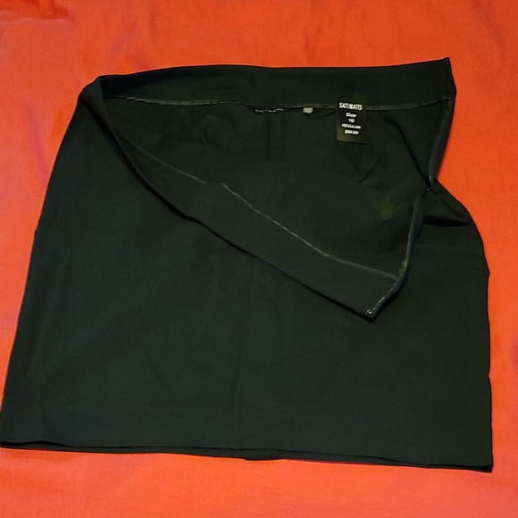 Skirt - Picture 3 of 5